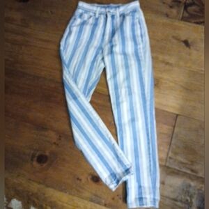 American Eagle Women’s Mom Jeans Striped Blue White High Rise Size 00 , 26x26